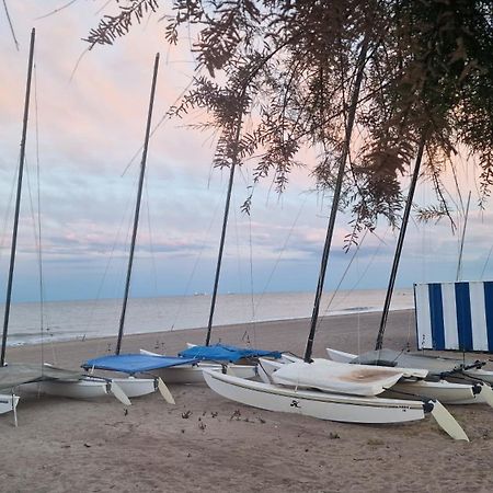 Апартаменты Incredible Seafront With Sunrise And Sunset Views Беникасим Экстерьер фото